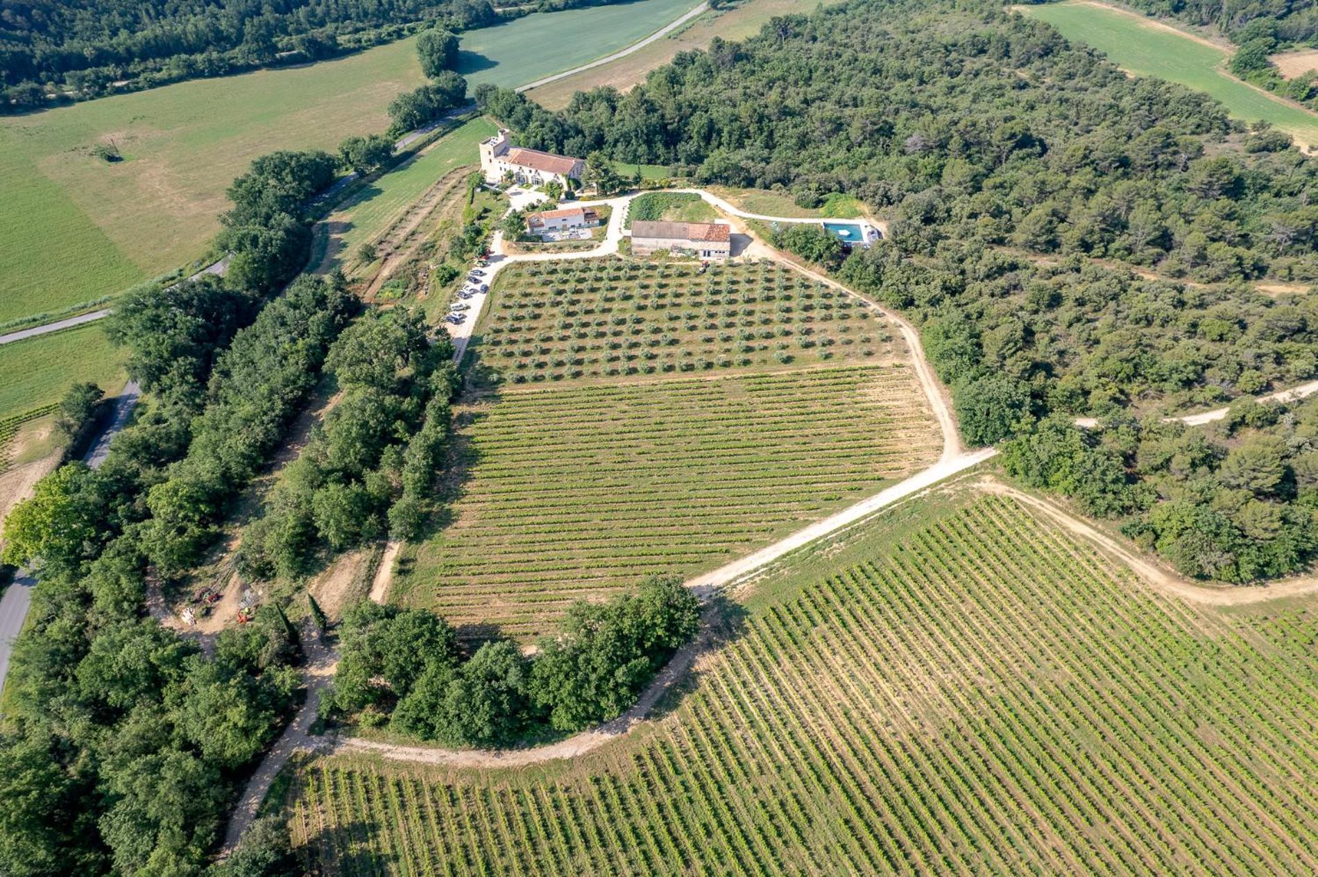 Domaine La Ferme Hi Bride Bed & Breakfast Villelaure ภายนอก รูปภาพ