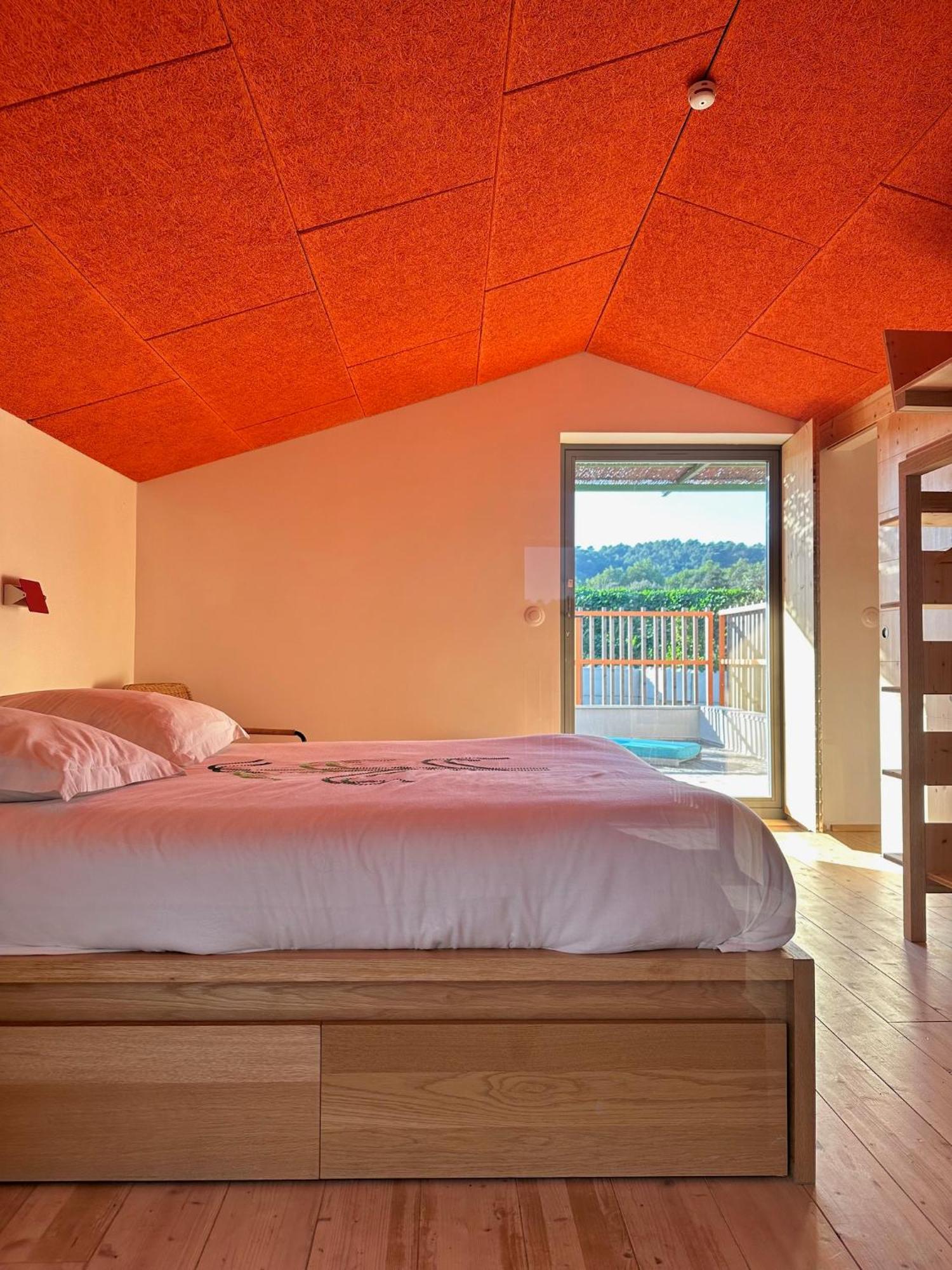 Domaine La Ferme Hi Bride Bed & Breakfast Villelaure ภายนอก รูปภาพ