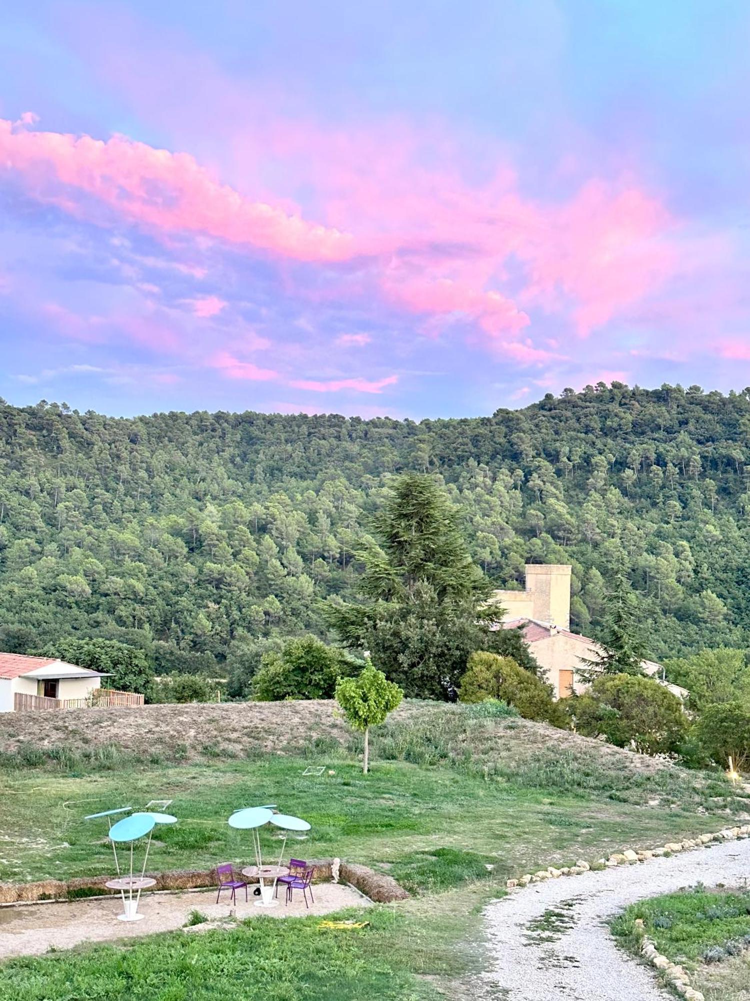 Domaine La Ferme Hi Bride Bed & Breakfast Villelaure ภายนอก รูปภาพ